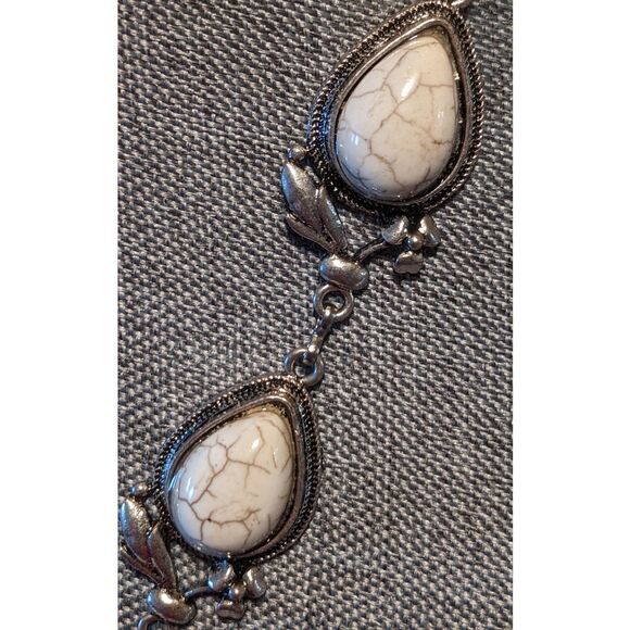 White lined stone drop statement necklace in silver or silvertone - Picture 9 of 12